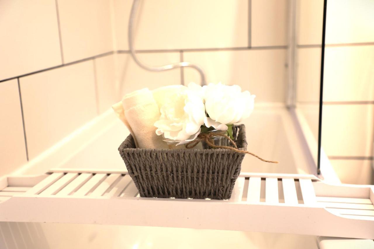 Amprenta Apartment - Gorgeous Interior Designed 1 Bedroom Home ボーンマス エクステリア 写真